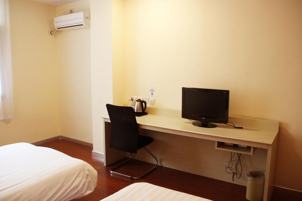 Hanting Express Qingdao South Chongqing Road Стая снимка