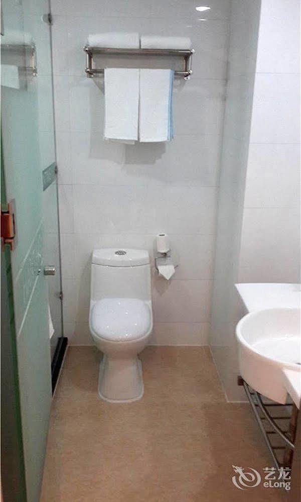 Hanting Express Qingdao South Chongqing Road Екстериор снимка